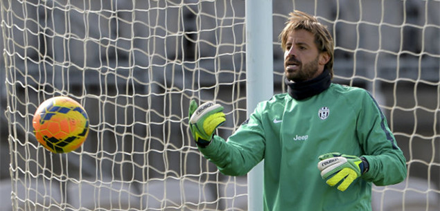 官方：恰尔汗奥卢手腕受伤退出土耳其大名单，不会出战西班牙（官方：手腕受伤，恰尔汗奥卢退出土耳其大名单，缺席战西班牙）