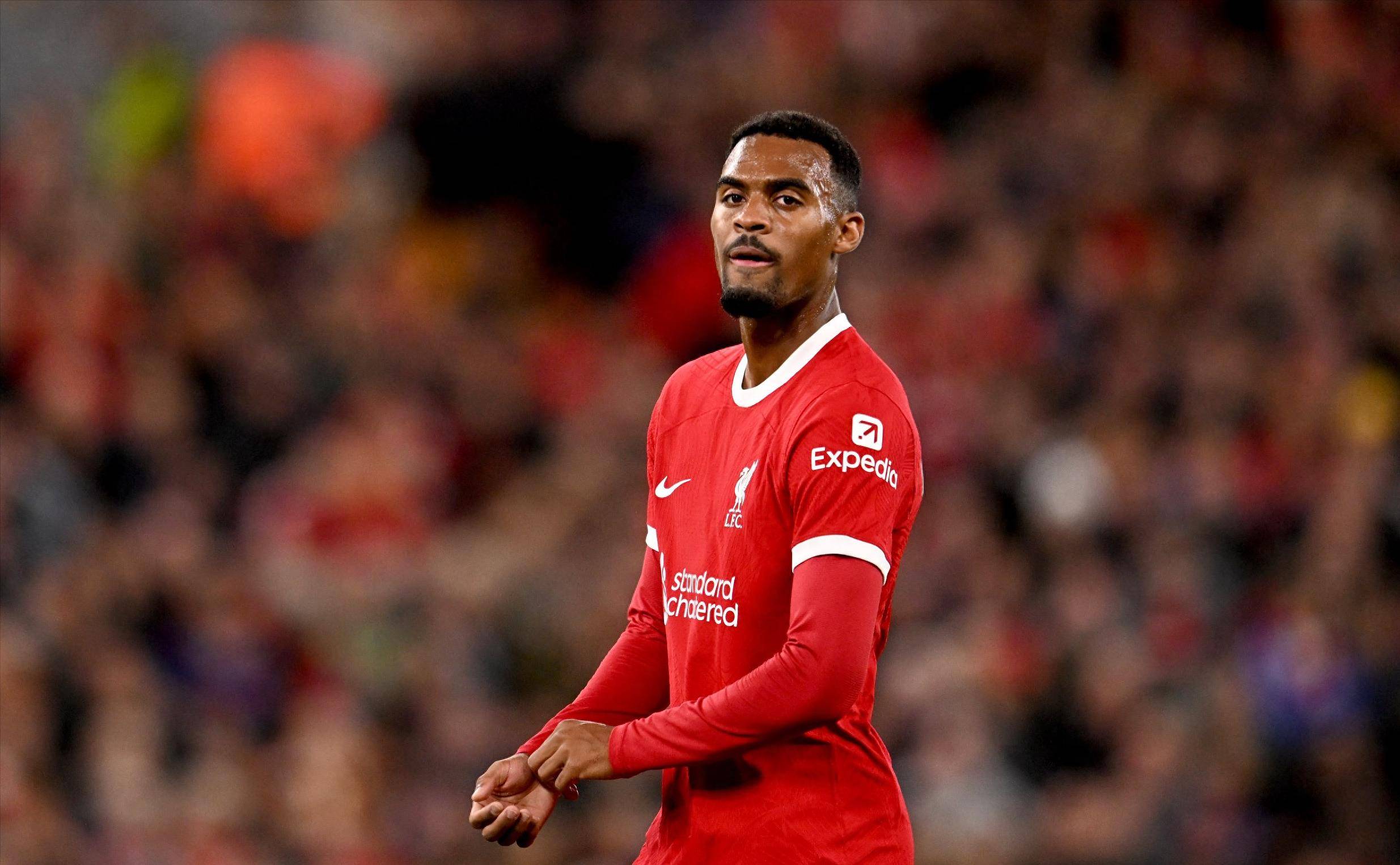 弟媳：来自前球员的批评最让我难以接受；想过重回巴西国家队（弟媳：最难接受的是来自前球员的批评；曾考虑重返巴西国家队）