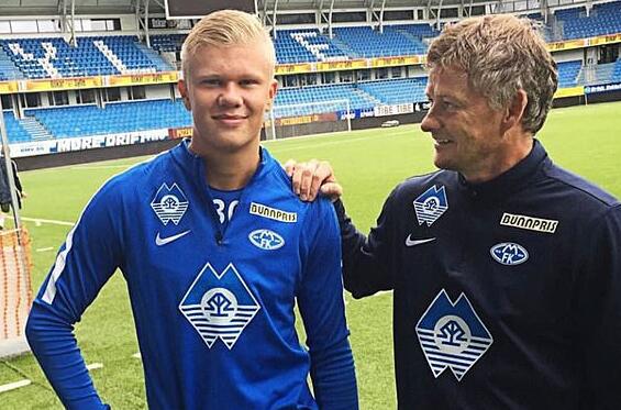 英媒：为抵抗巴萨的兴趣，拜仁将为凯恩提供一份打破限制政策的合同（英媒称为抗衡巴萨追求，拜仁将向凯恩开出打破薪资政策的合同）