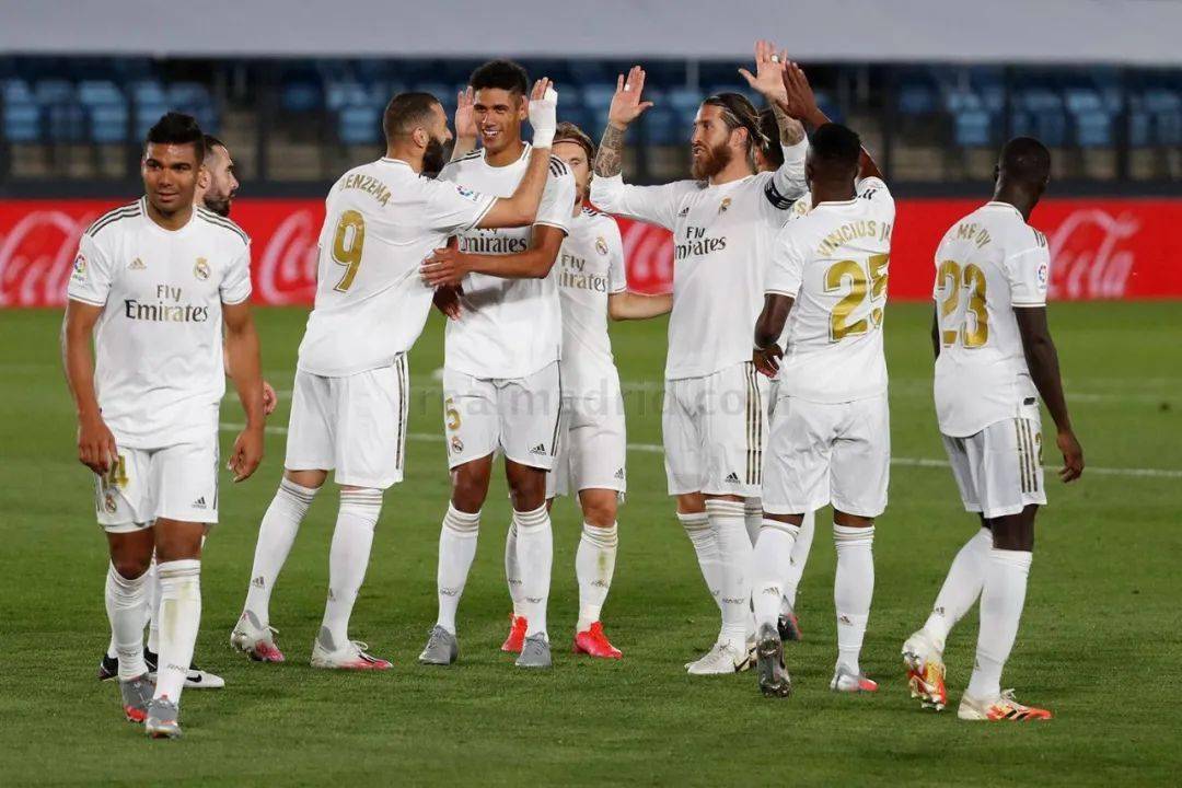 马卡：许多球探想在青年欧冠上考察霍安，但他却没参加比赛（马卡：多位球探计划在青年欧冠考察霍安，结果他并未出场）