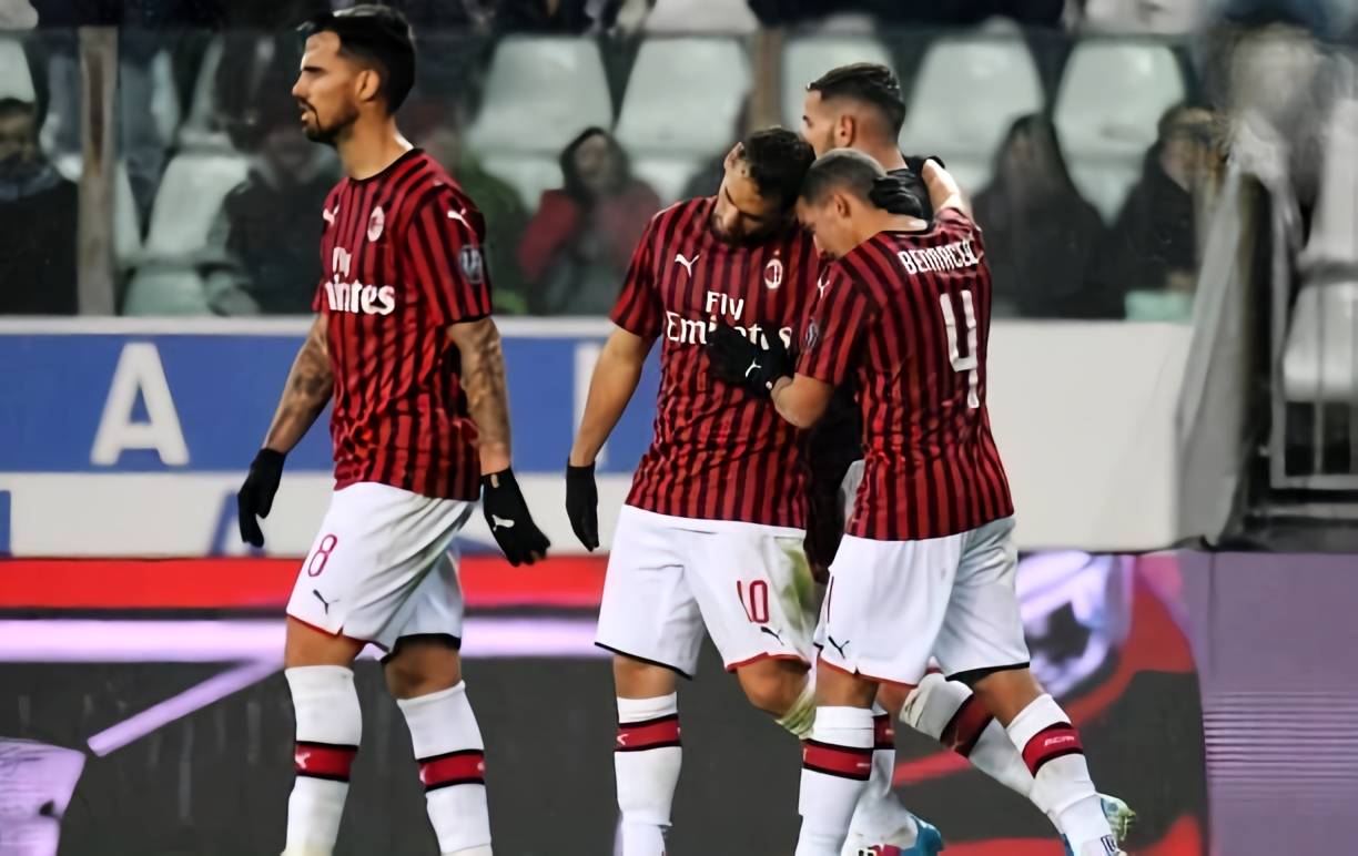 邮报：曼联想世界杯前签6号位，避免世界杯后目标球员涨价（邮报：曼联力争在世界杯前敲定6号位，以免世界杯后目标球员身价上涨）