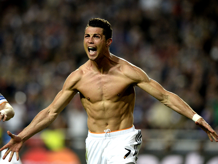 广东挺进8强，徐杰飙7记三分砍23分，杜锋战术奏效，下轮迎战卫冕冠军（广东闯入八强：徐杰7记三分砍23分，杜锋战术奏效，下轮挑战卫冕冠军）