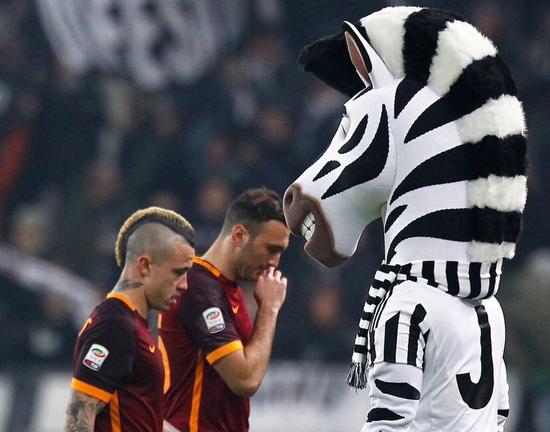 早报：拜仁的四线一十六胜，在我的肩膀上扛着！（早报：拜仁四线斩获16胜，我一肩扛起！）