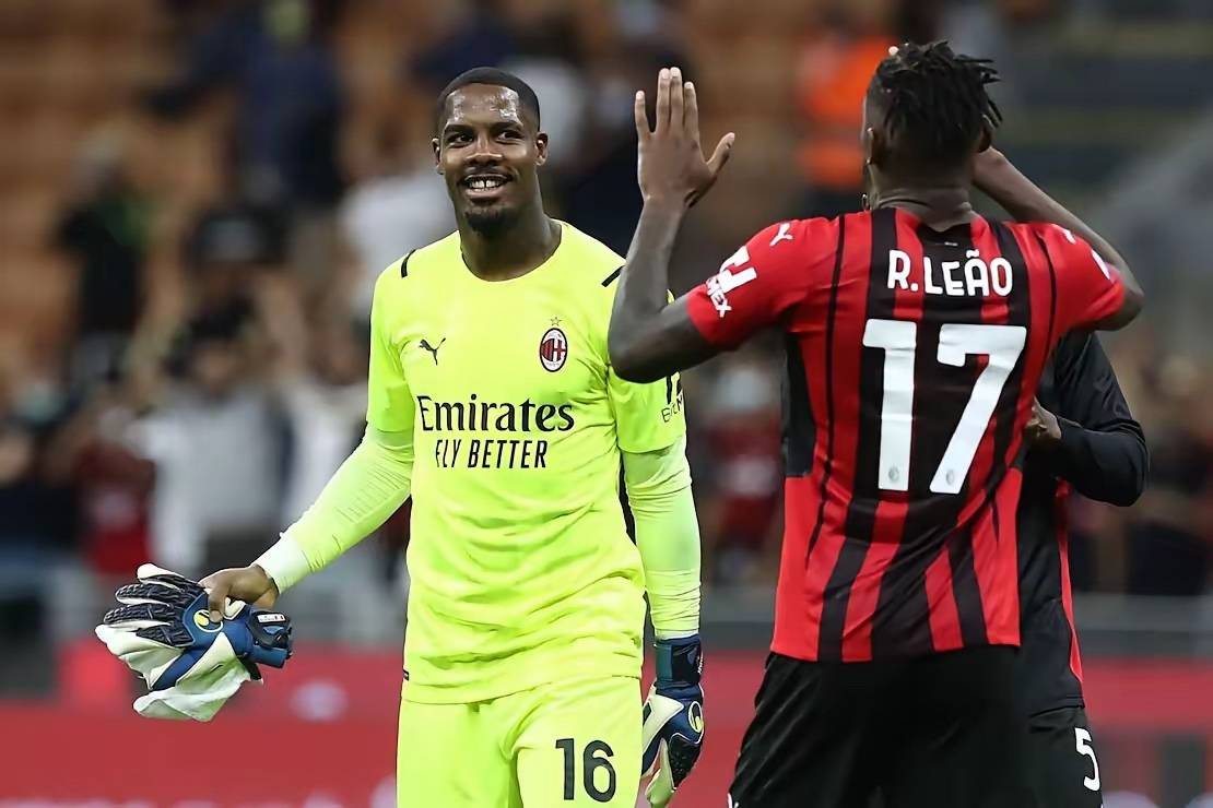 有惊无险，小麦和孔蒂所乘飞机警告灯误报导致飞机迫降（警告灯误报引发紧急迫降，小麦与孔蒂所乘航班平安落地）