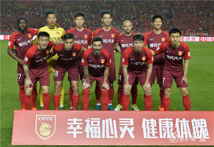 土耳其2-0保加利亚，恰尔汗奥卢造点后主罚命中+造乌龙（土耳其2-0击败保加利亚，恰尔汗奥卢造点命中并制造乌龙）