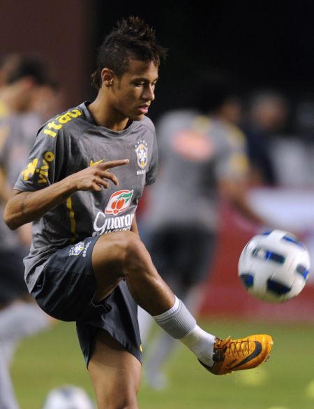 首尔外援亚赞：祝贺海港夺冠；只要团结一致就一定会有好结果（首尔外援亚赞：恭贺海港加冕；团结一心必有好结果）