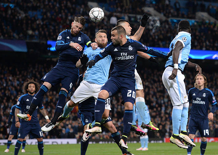 热议U22男足输越南：五后卫+偏哨都输了，非要国际日去忙全运（U22国足负越南引热议：五后卫保守难奏效，疑似偏哨也难救场，国际比赛日仍分心全运会）