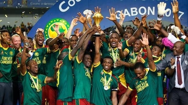 中超冠军数排行：海港4次夺冠并列第二，广州恒大8冠遥遥领先（中超夺冠次数榜：广州恒大8冠领跑，海港4冠并列第二）