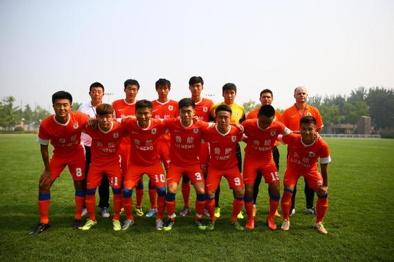 又要掉链子？阿森纳5轮被曼城追4分 重演昔日噩梦？（阿森纳领先告急？5轮被曼城蚕食4分，会重演噩梦吗？）