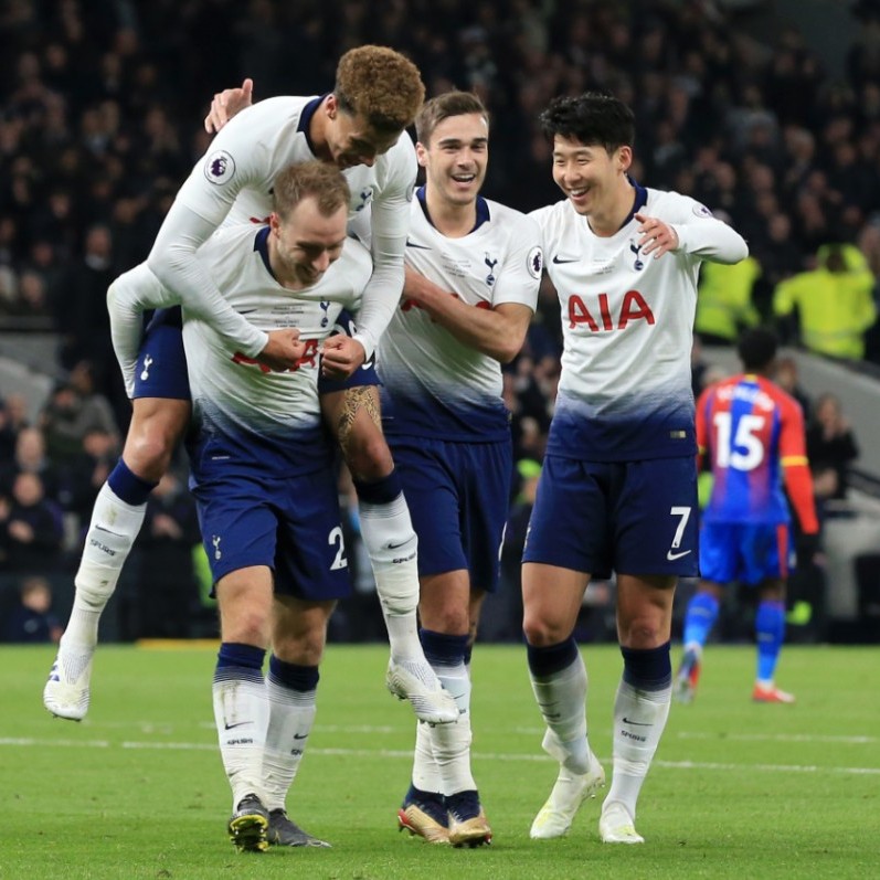 瓦拉内：去皇马前齐达内亲自给我打了电话；穆里尼奥很有魅力（瓦拉内回忆：加盟皇马前接到齐达内亲电，称穆里尼奥极具魅力）