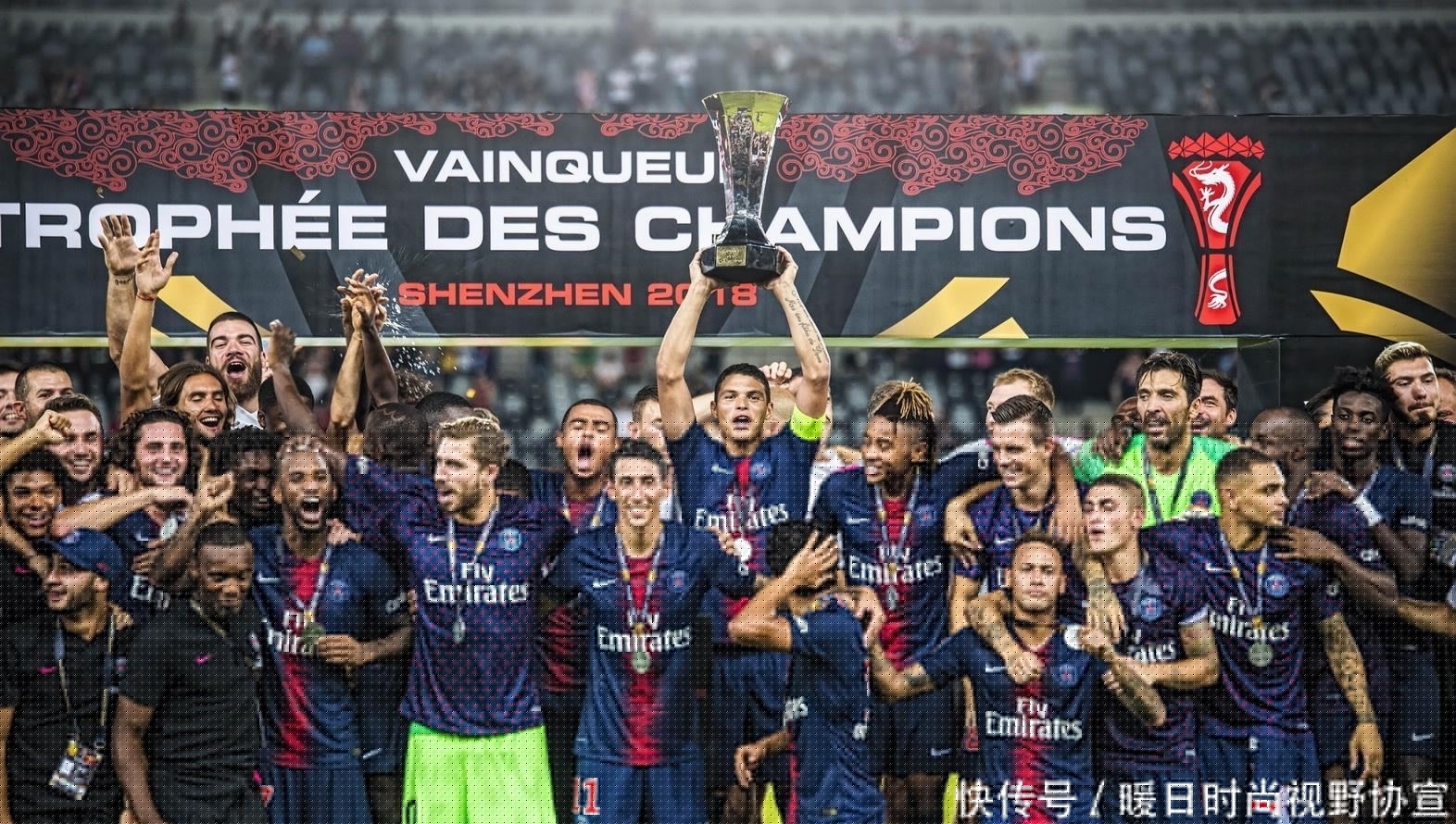 意媒：黄潜考虑买断那不勒斯租将拉法-马林，皇马握有回购权（意媒：比利亚雷亚尔考虑买断租借自那不勒斯的拉法-马林，皇马拥有回购权）