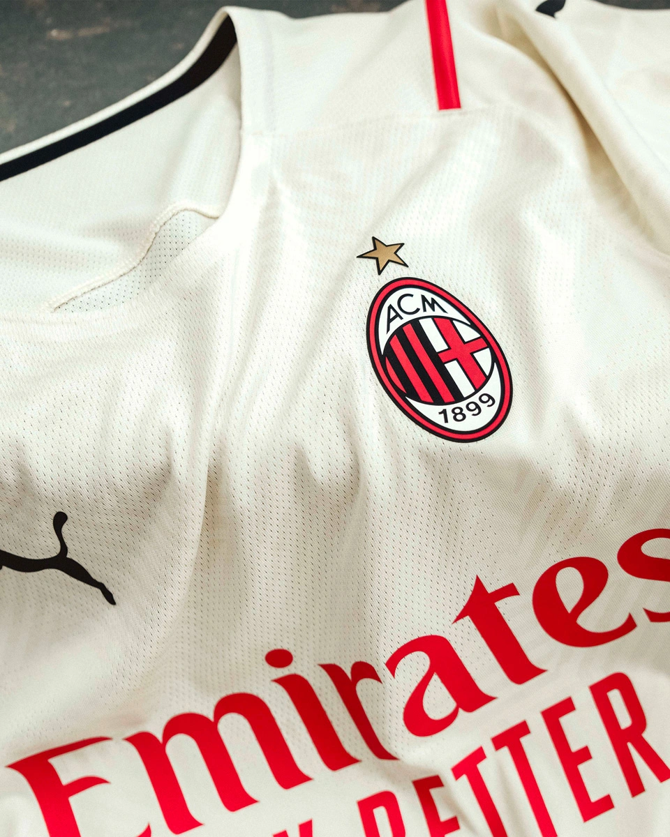 意媒：米兰前主席李勇鸿在去年7月被香港法院判决破产（意媒称，香港法院去年7月裁定米兰前主席李勇鸿破产）