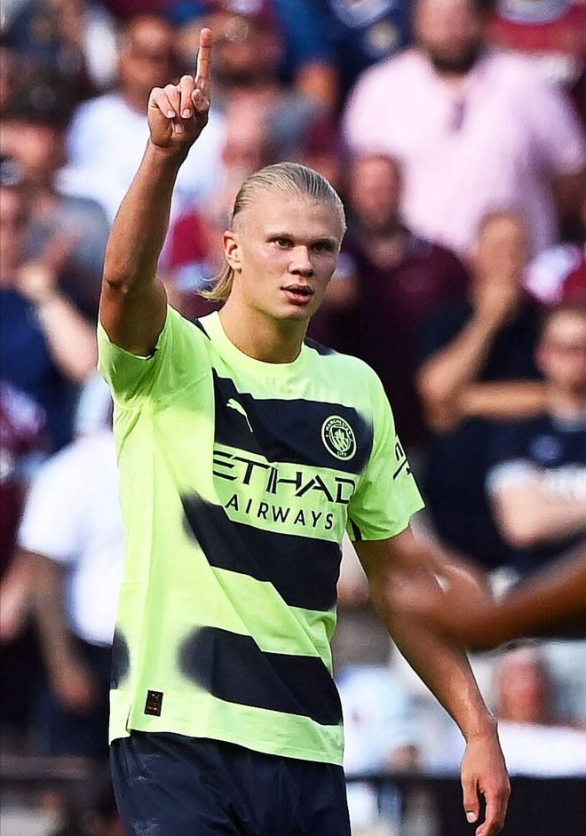 世体：法兰克福球迷在诺坎普制造骚乱，巴萨要求经济赔偿（世体：法兰克福球迷在诺坎普引发骚乱，巴萨拟索赔）