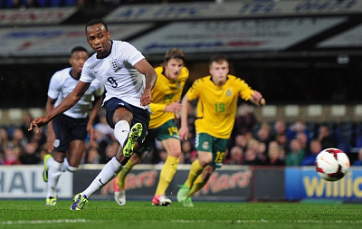 21世纪五大联赛外场球员出场时间榜：C罗、拉莫斯、梅西前3（21世纪五大联赛外场球员出场时长排行：C罗、拉莫斯、梅西位居前三）